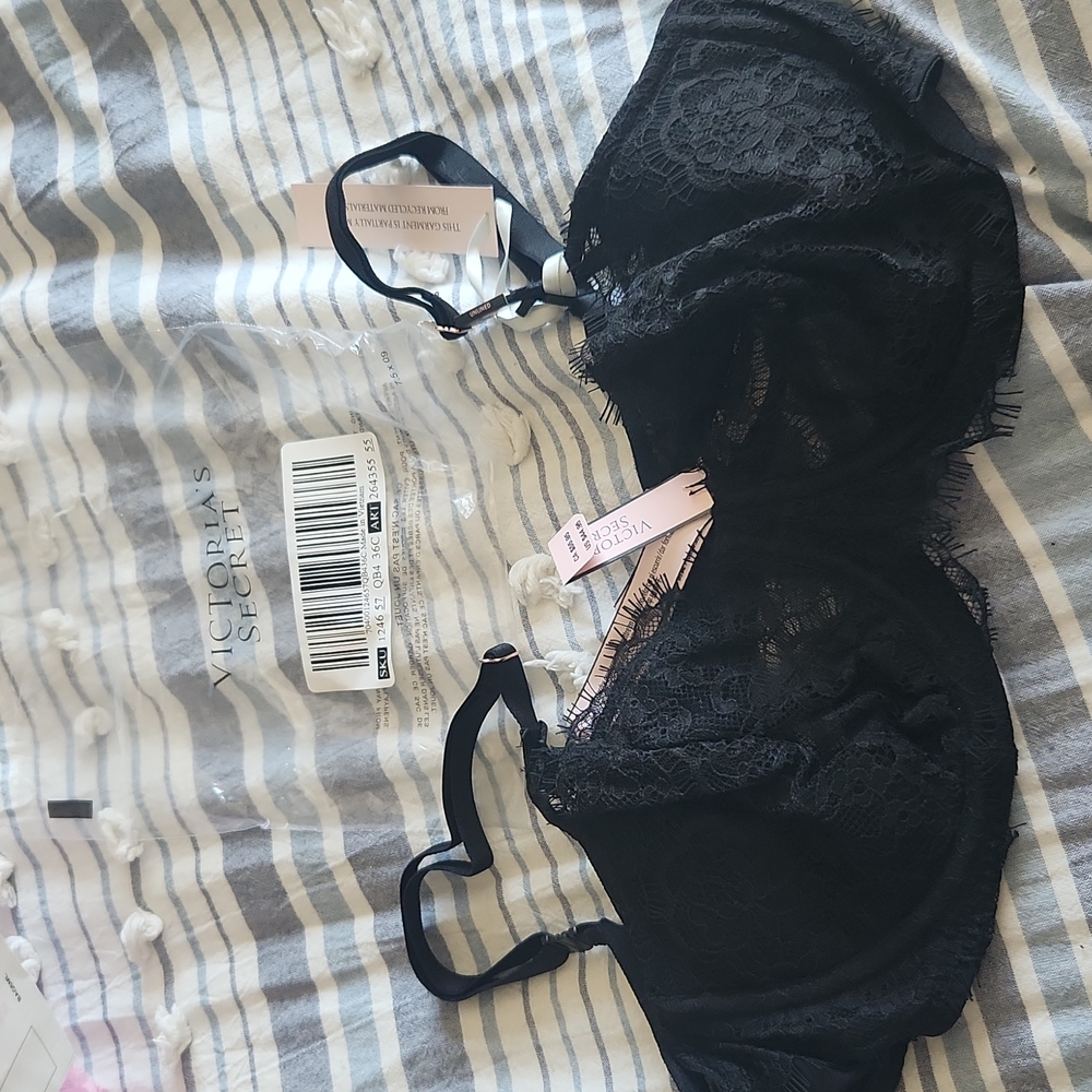 Victoria Secret Unlined Lace Bra NWT
